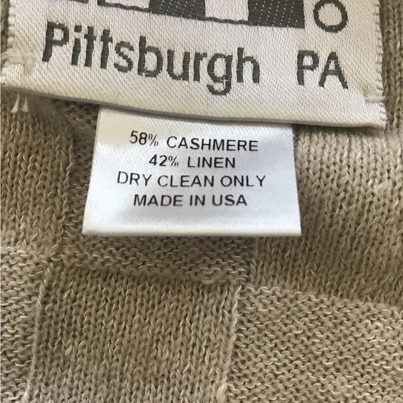 NWT $539 Barbara Mills Studio crop cold shoulder cashmere linen top one size - Picture 7 of 10